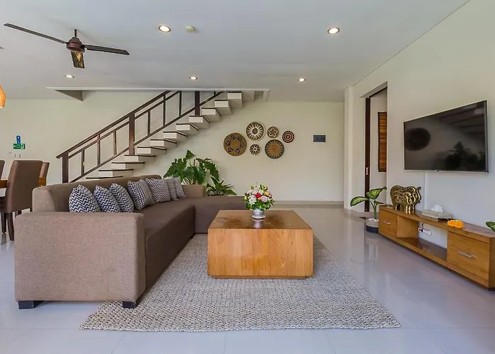 Luxury 4 Bedroom Villa *