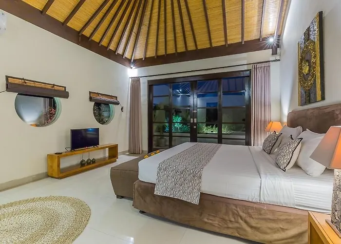 Luxury 4 Bedroom *